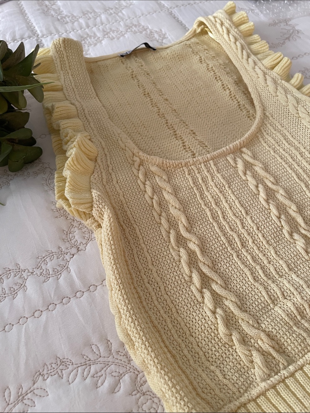 Zara Soft Yellow Ruffle Cable-Knit Tank - Picture 4 of 7